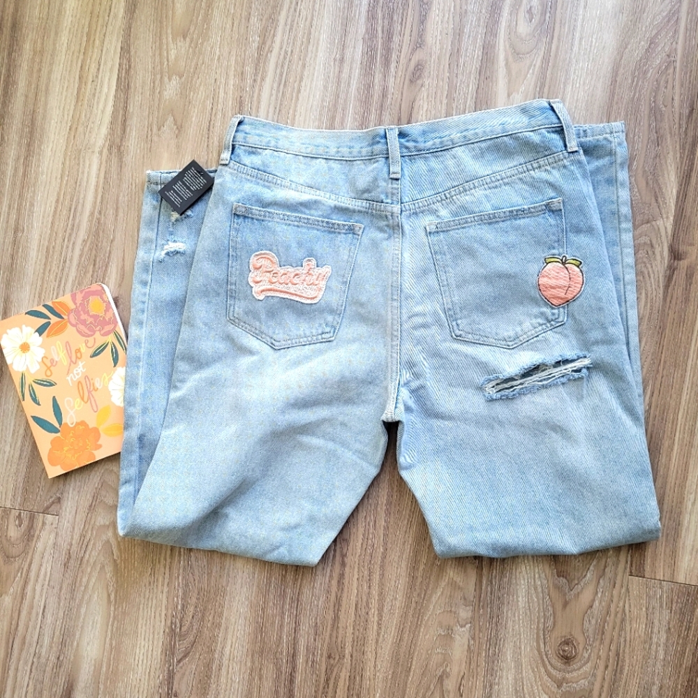Sweet as a peach mom jeans- light wash